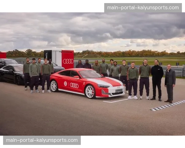 “足球走进校园”计划在慕尼黑启动，拜仁球员参与指导